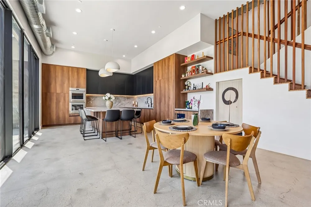 8504 Outland View Drive Sun Valley, CA 91352