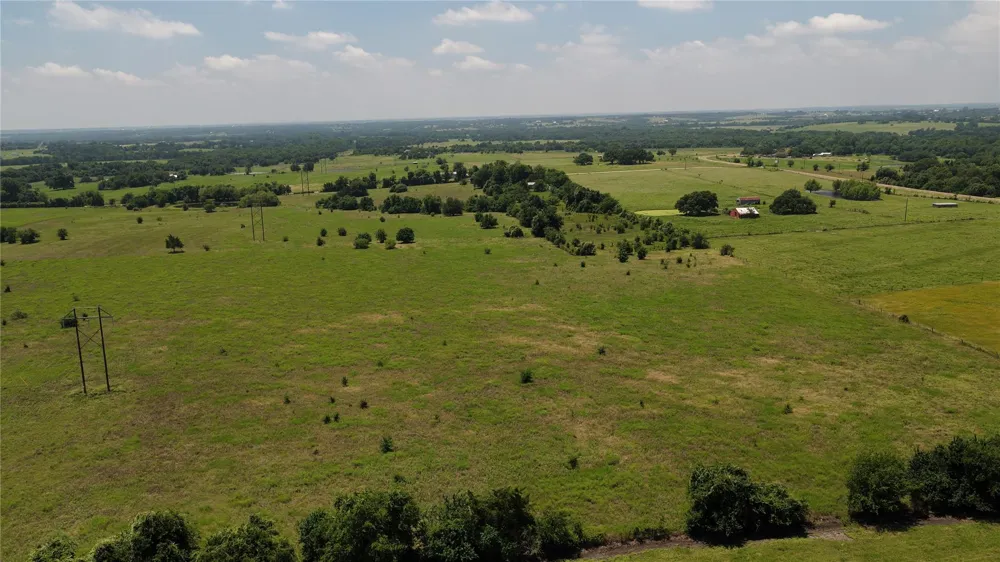 2 Randermann Rd Brenham, TX 77833