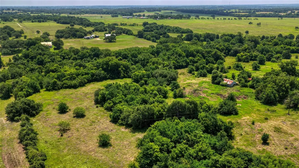 2 Randermann Rd Brenham, TX 77833