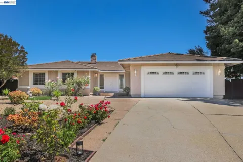 86 Jamaica Dr