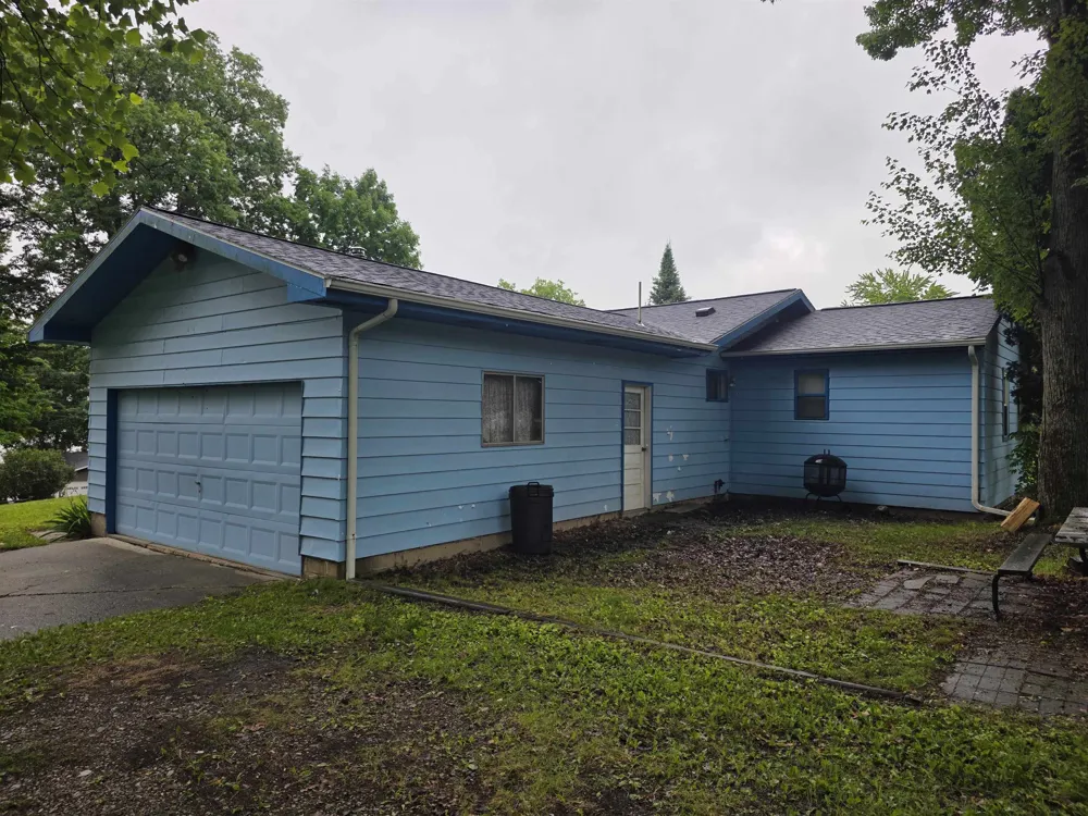2091 Lakeside Drive Hill Township, MI 48739