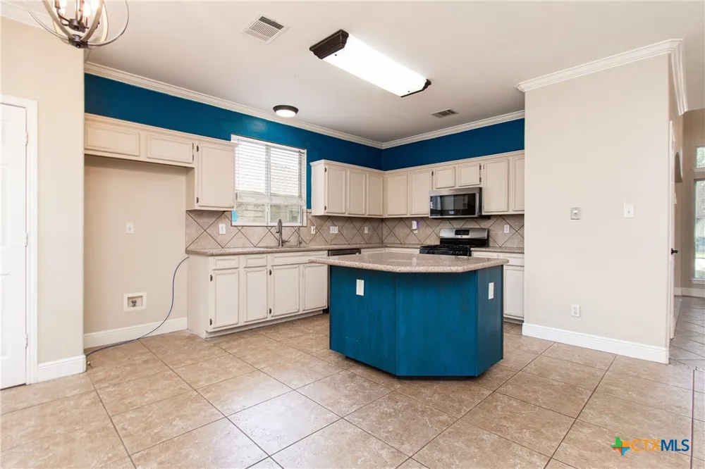 1705 Ascot Lane Cedar Park, TX 78613