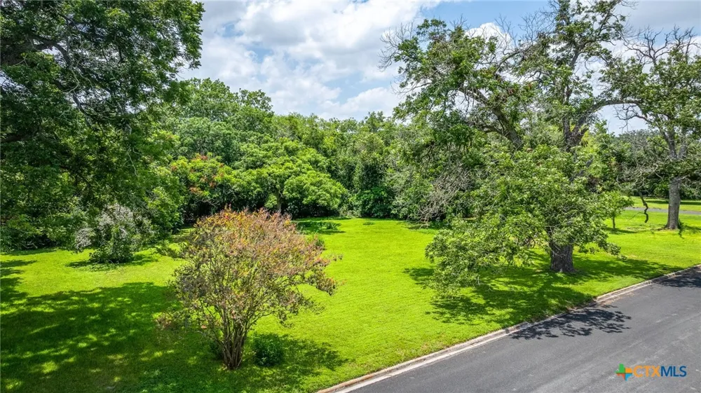 24 Glen Cove Drive Seguin, TX 78155