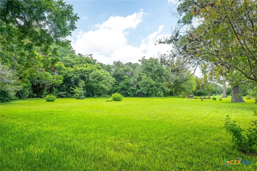 24 Glen Cove Drive Seguin, TX 78155