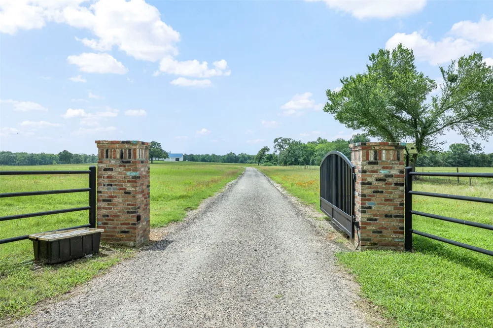 4503 County Road 308 Caldwell, TX 77836