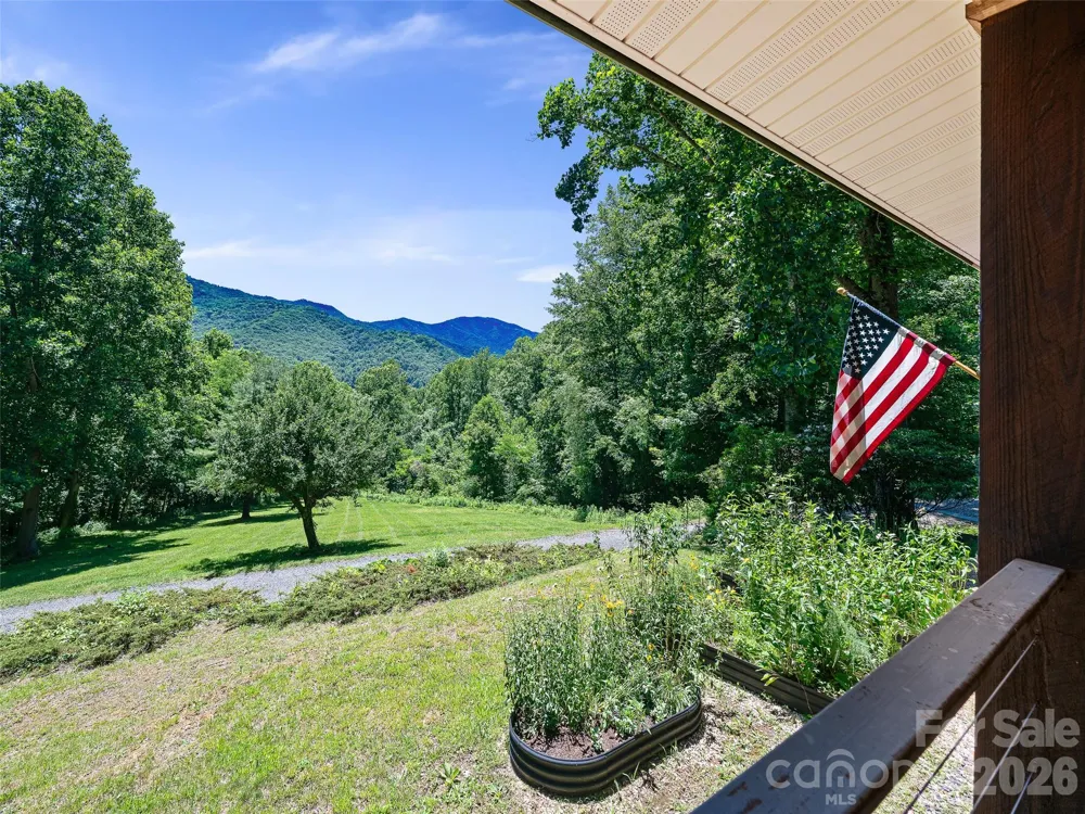 349 Spring Creek Road Bakersville, NC 28705