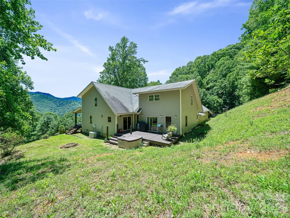 349 Spring Creek Road Bakersville, NC 28705