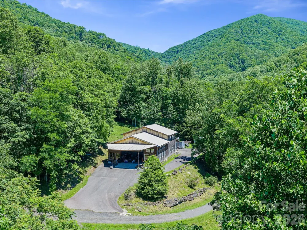 349 Spring Creek Road Bakersville, NC 28705