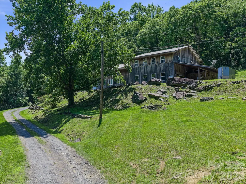349 Spring Creek Road Bakersville, NC 28705