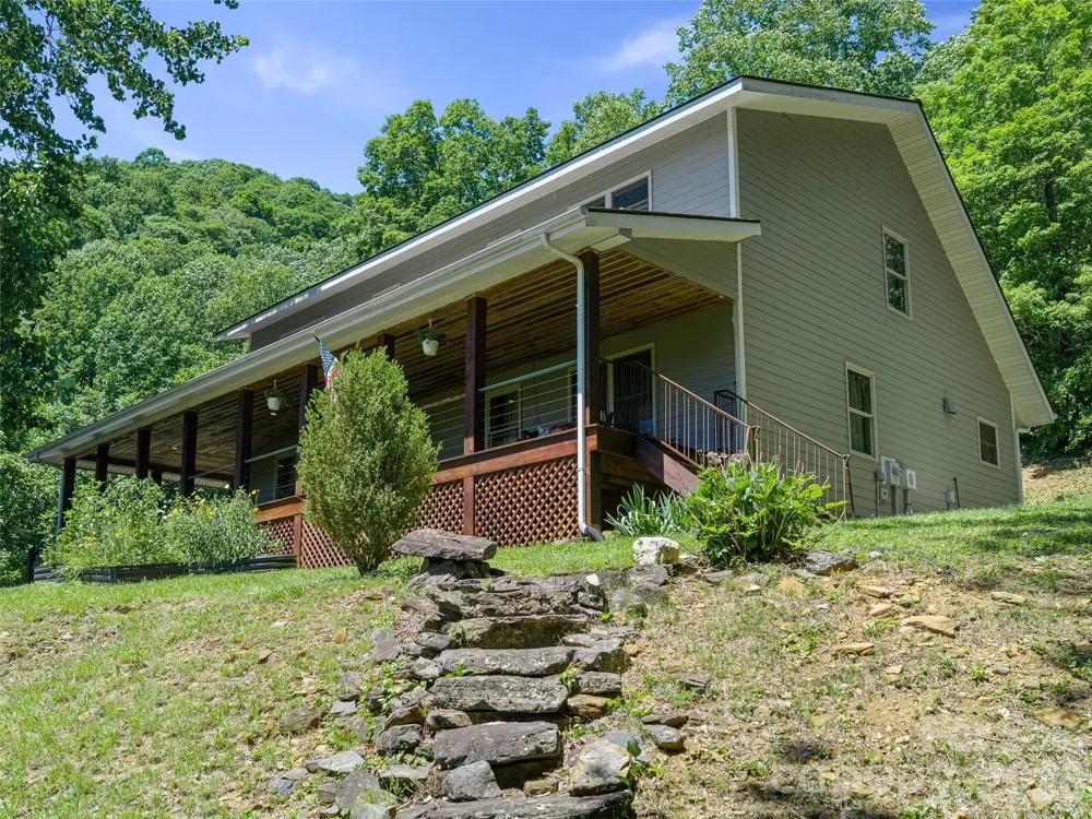 349 Spring Creek Road Bakersville, NC 28705