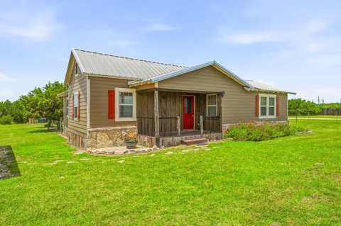1470 Private Road 701