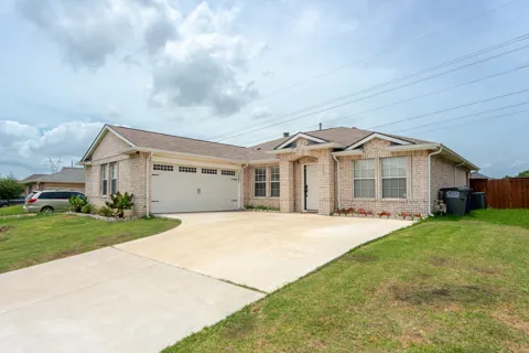 3405 Ashwood Lane