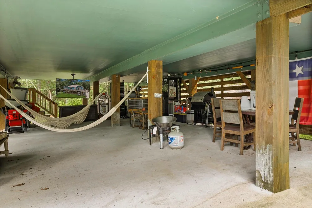 241 Whisperwood Drive Onalaska, TX 77360