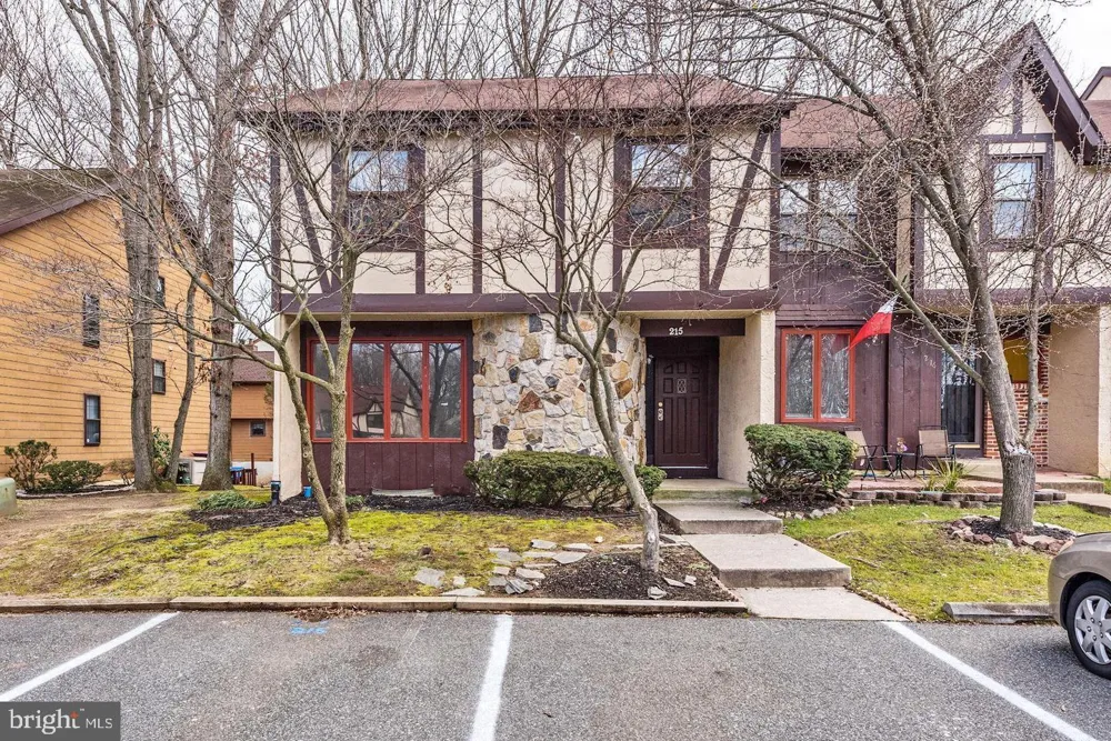 215 KEATS DR Sicklerville, NJ 08081