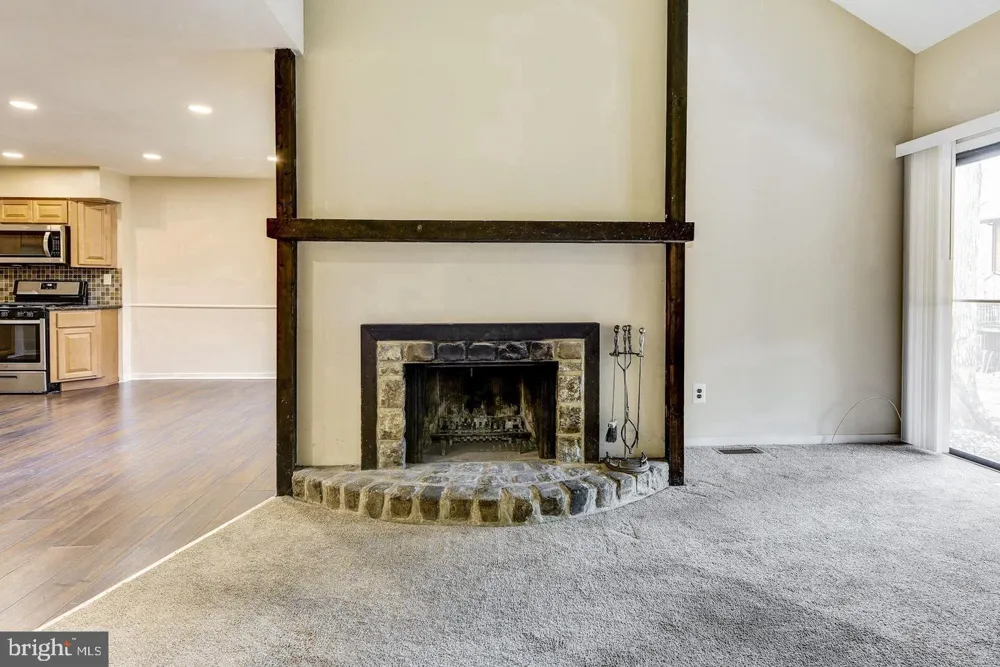 215 KEATS DR Sicklerville, NJ 08081