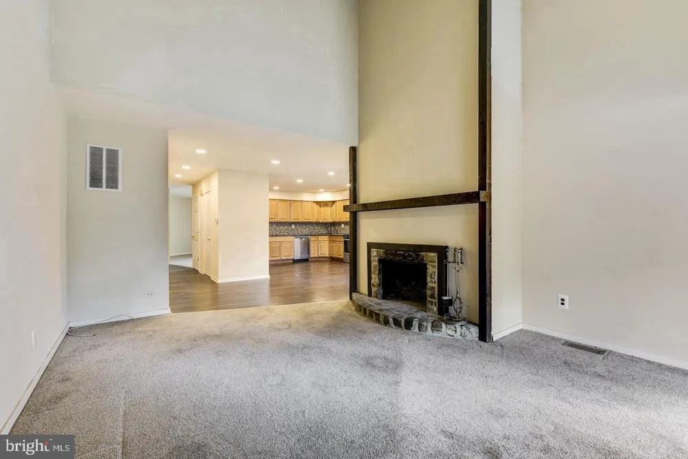 215 KEATS DR Sicklerville, NJ 08081