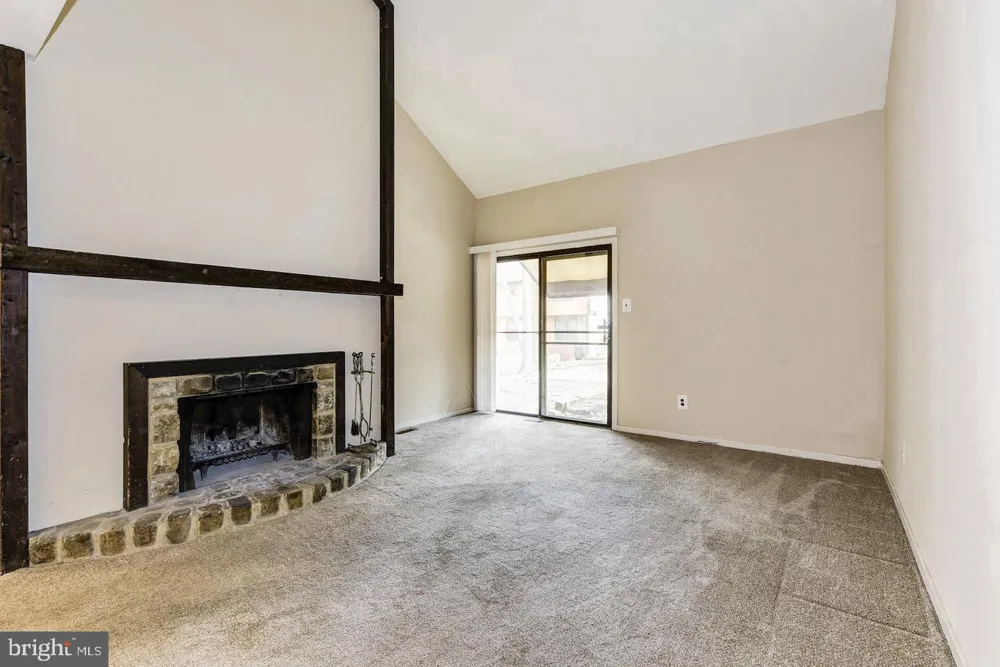 215 KEATS DR Sicklerville, NJ 08081