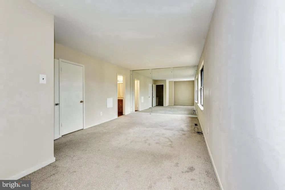 215 KEATS DR Sicklerville, NJ 08081
