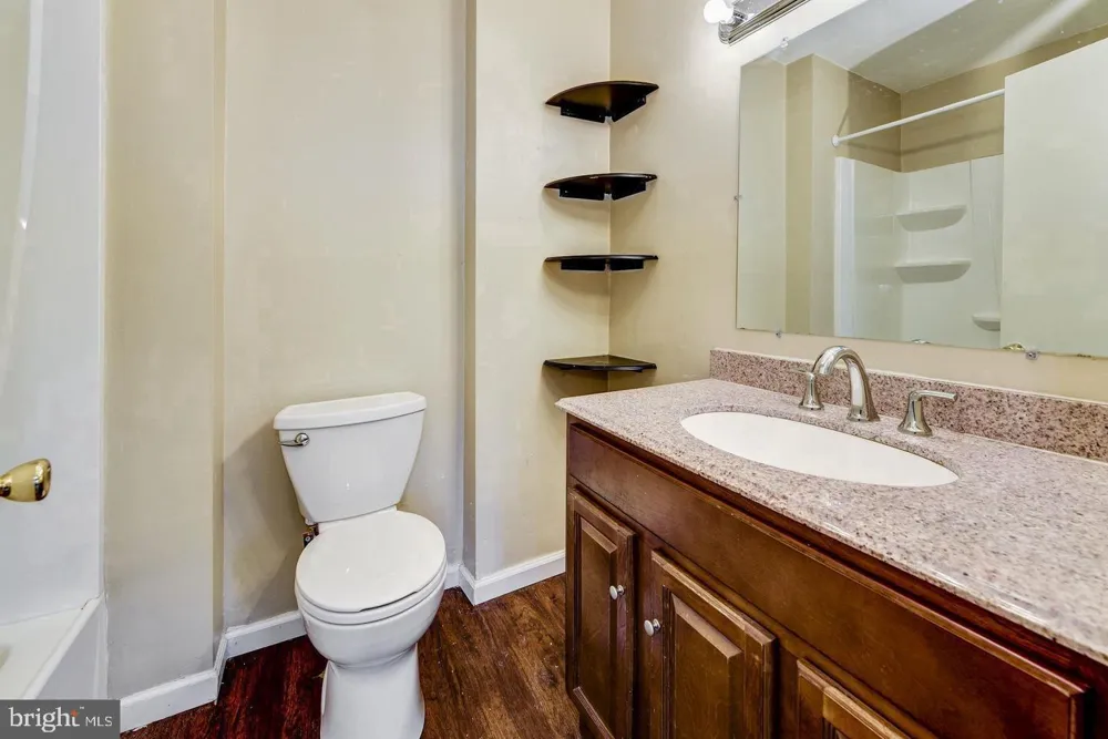 215 KEATS DR Sicklerville, NJ 08081
