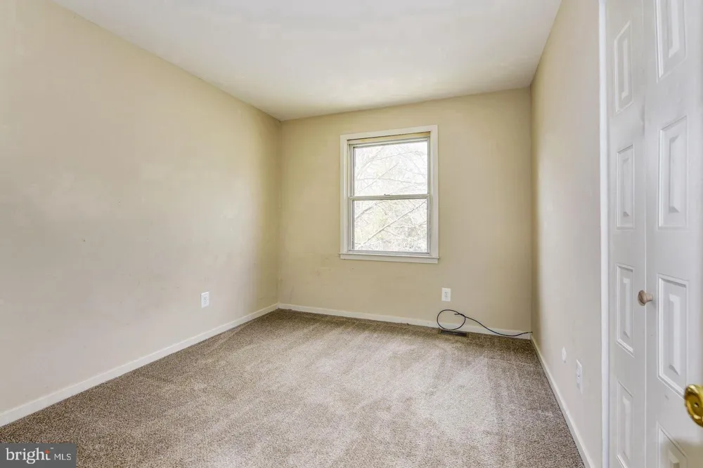 215 KEATS DR Sicklerville, NJ 08081