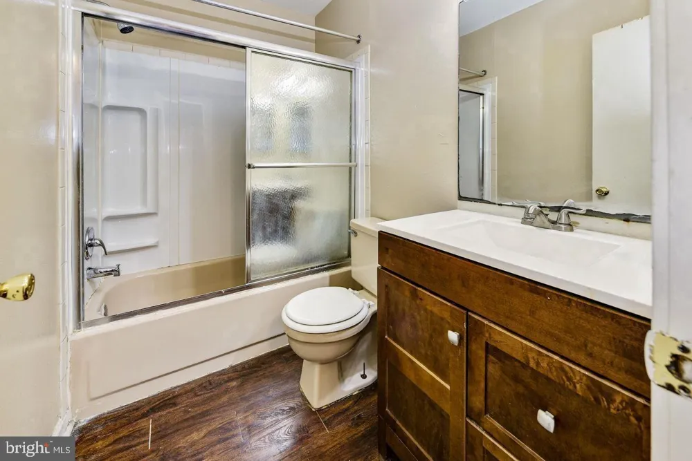 215 KEATS DR Sicklerville, NJ 08081