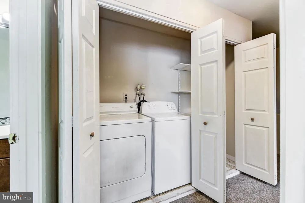 215 KEATS DR Sicklerville, NJ 08081