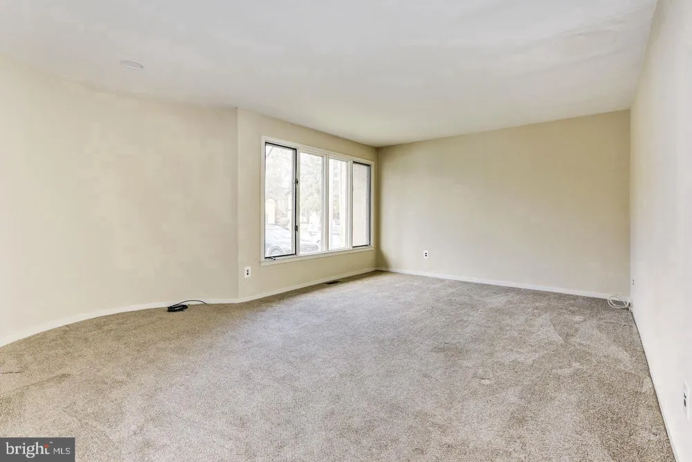 215 KEATS DR Sicklerville, NJ 08081