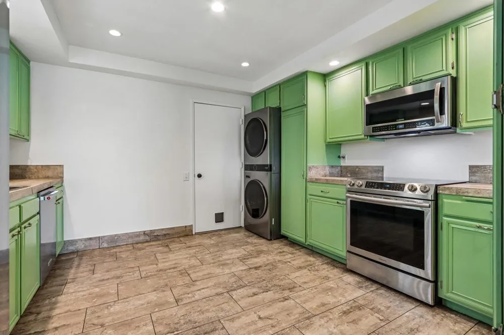 1683 Tam O Shanter Plaza Palm Springs, CA 92264