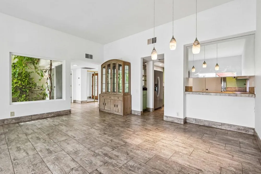 1683 Tam O Shanter Plaza Palm Springs, CA 92264