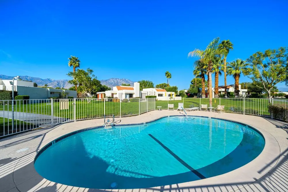 1683 Tam O Shanter Plaza Palm Springs, CA 92264