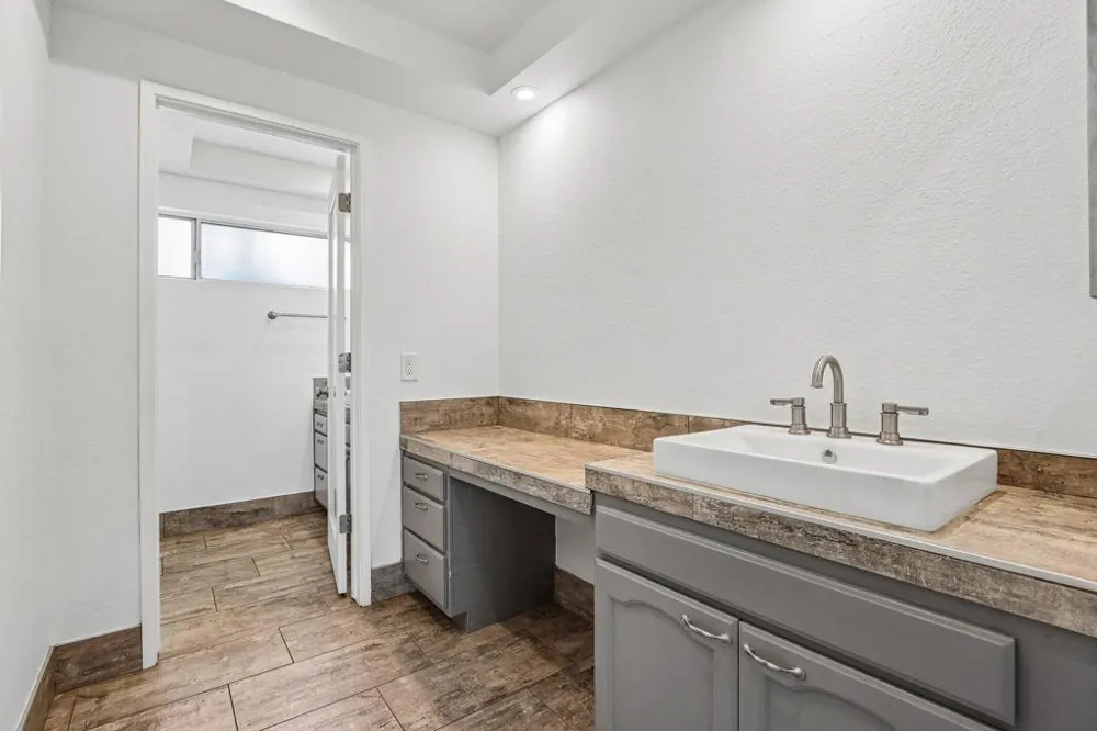 1683 Tam O Shanter Plaza Palm Springs, CA 92264