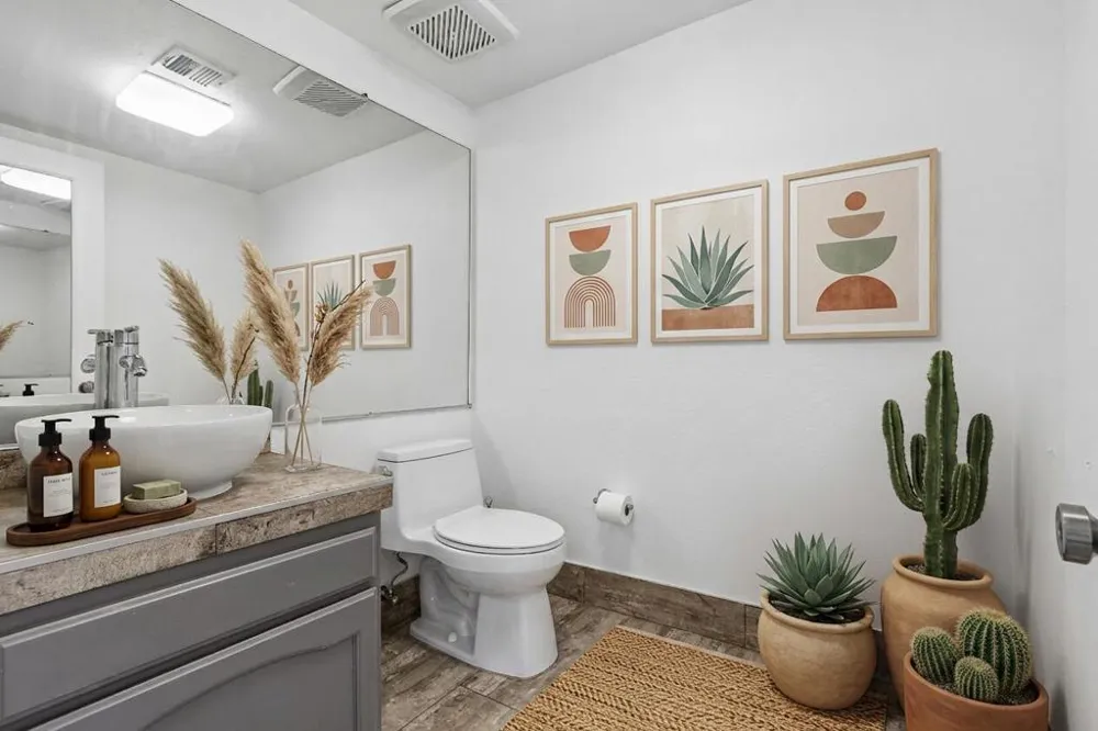 1683 Tam O Shanter Plaza Palm Springs, CA 92264