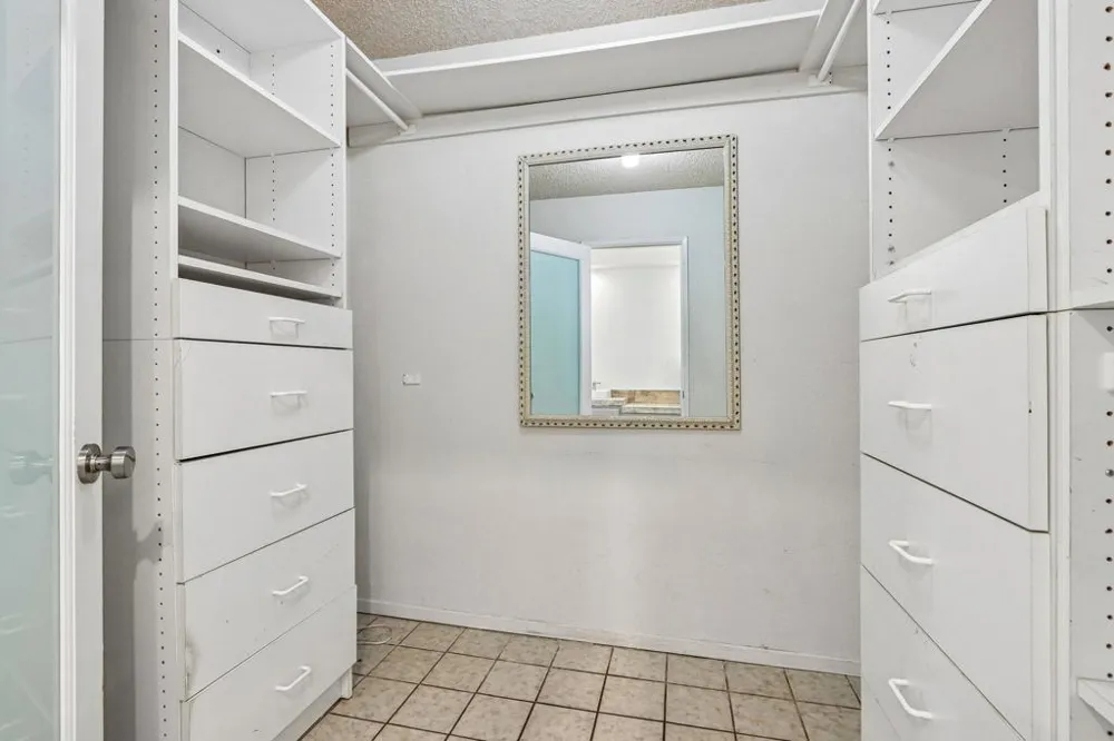 1683 Tam O Shanter Plaza Palm Springs, CA 92264