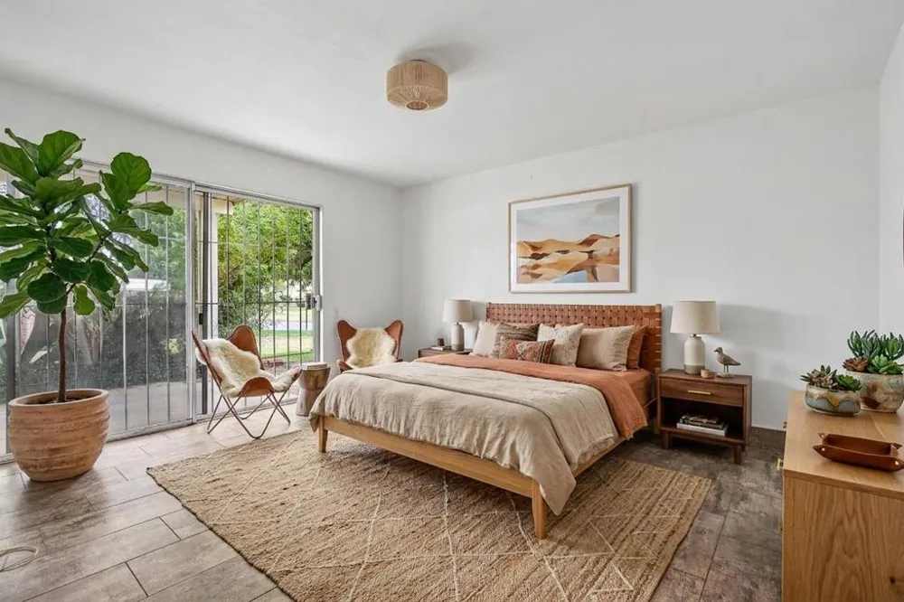 1683 Tam O Shanter Plaza Palm Springs, CA 92264