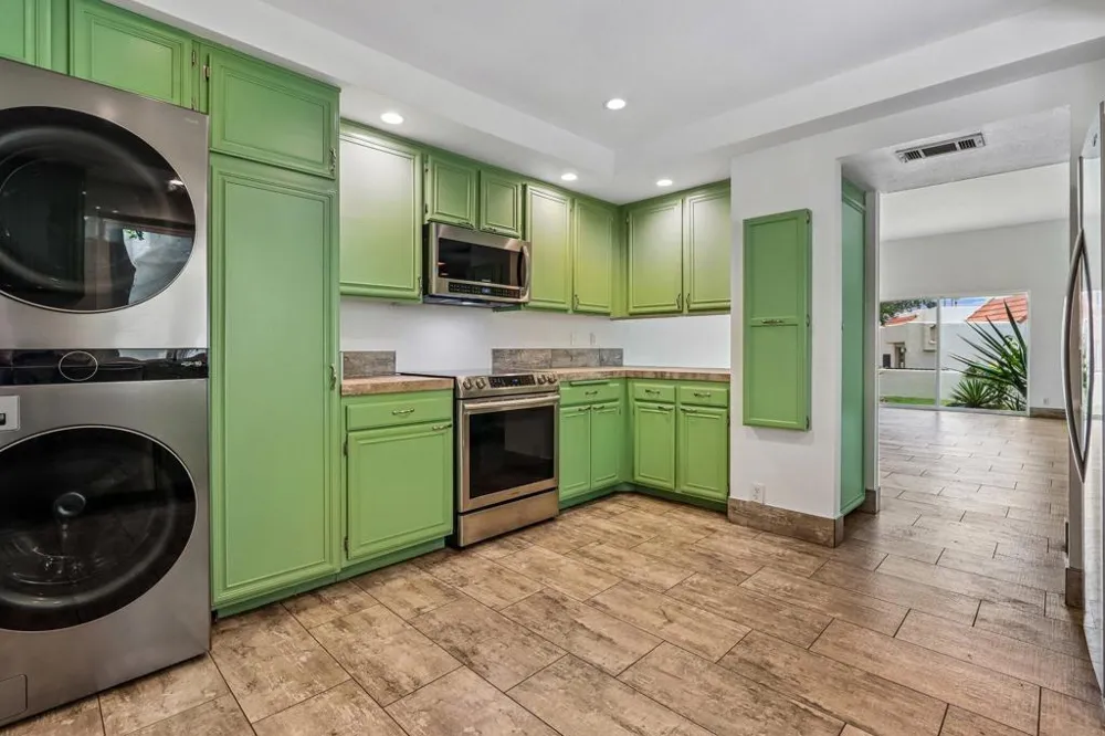 1683 Tam O Shanter Plaza Palm Springs, CA 92264