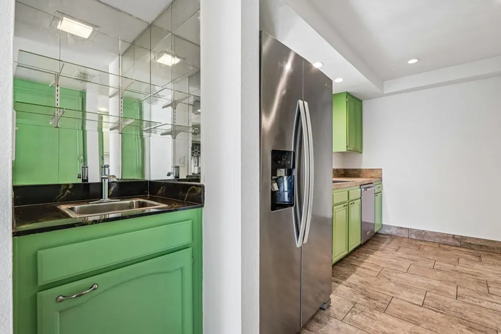 1683 Tam O Shanter Plaza Palm Springs, CA 92264