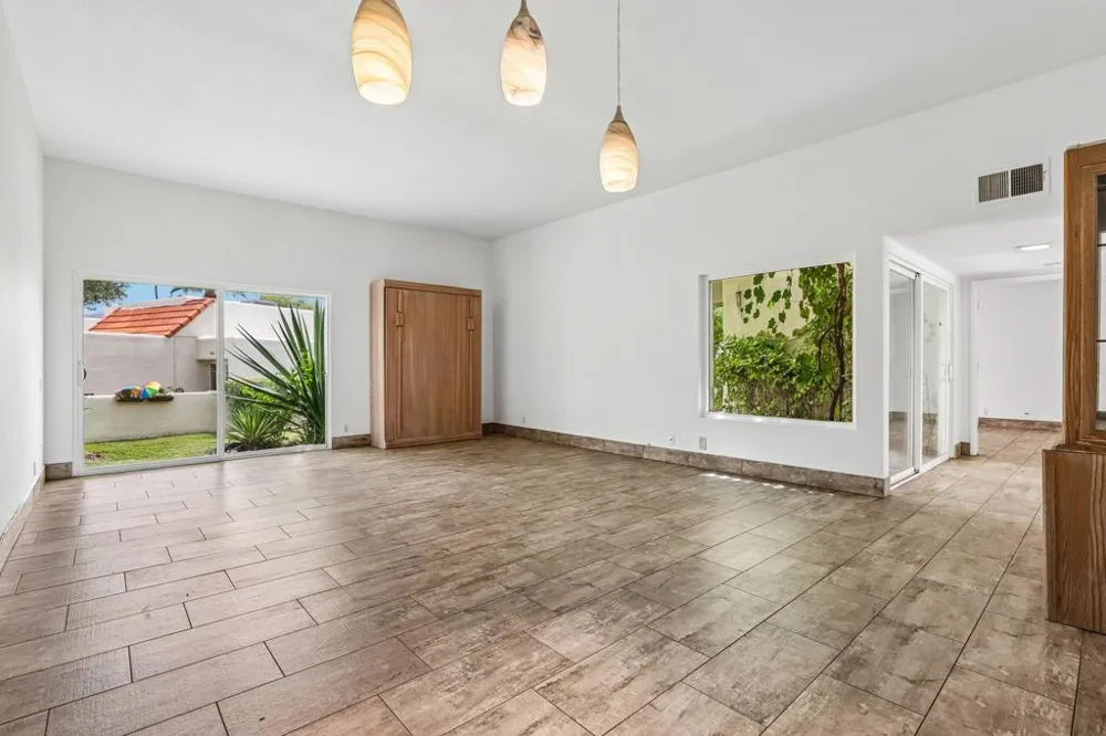 1683 Tam O Shanter Plaza Palm Springs, CA 92264