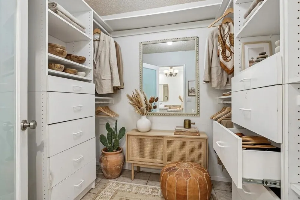 1683 Tam O Shanter Plaza Palm Springs, CA 92264