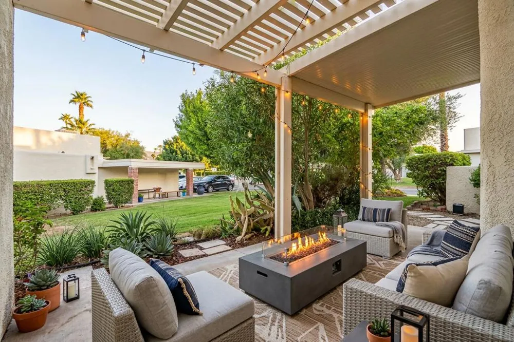 1683 Tam O Shanter Plaza Palm Springs, CA 92264