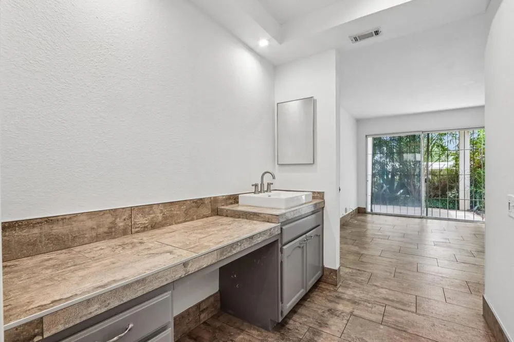 1683 Tam O Shanter Plaza Palm Springs, CA 92264