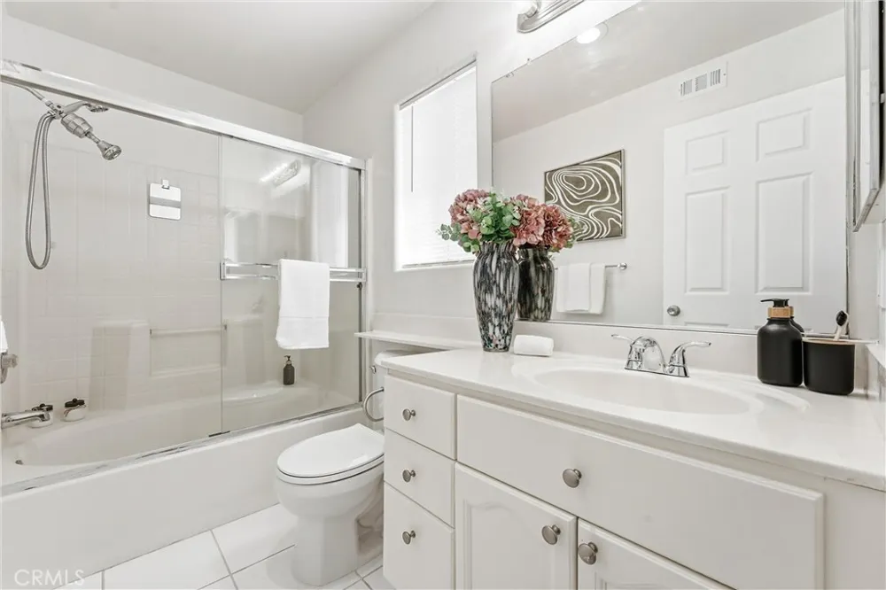 1097 S Marguerita #C Alhambra, CA 91803