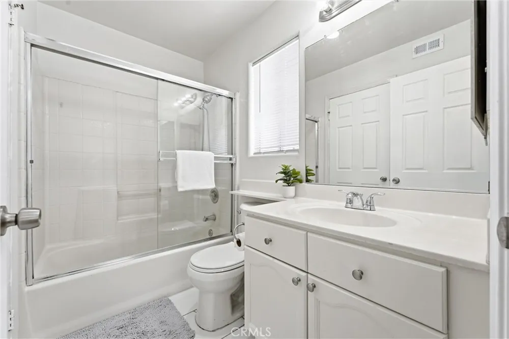 1097 S Marguerita #C Alhambra, CA 91803
