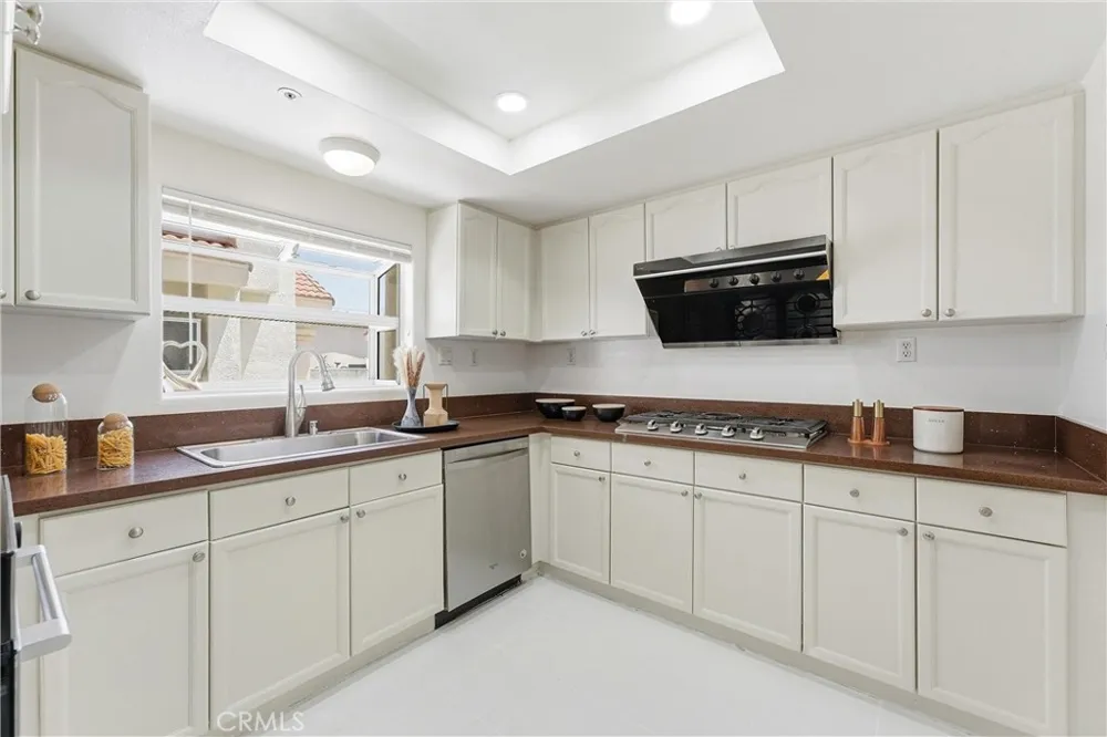 1097 S Marguerita #C Alhambra, CA 91803