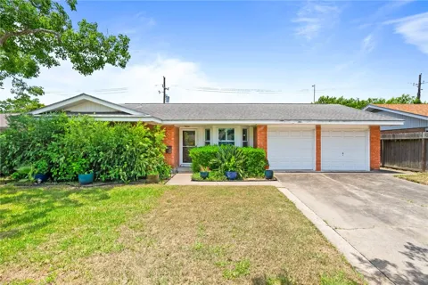1613 Sandalwood Drive