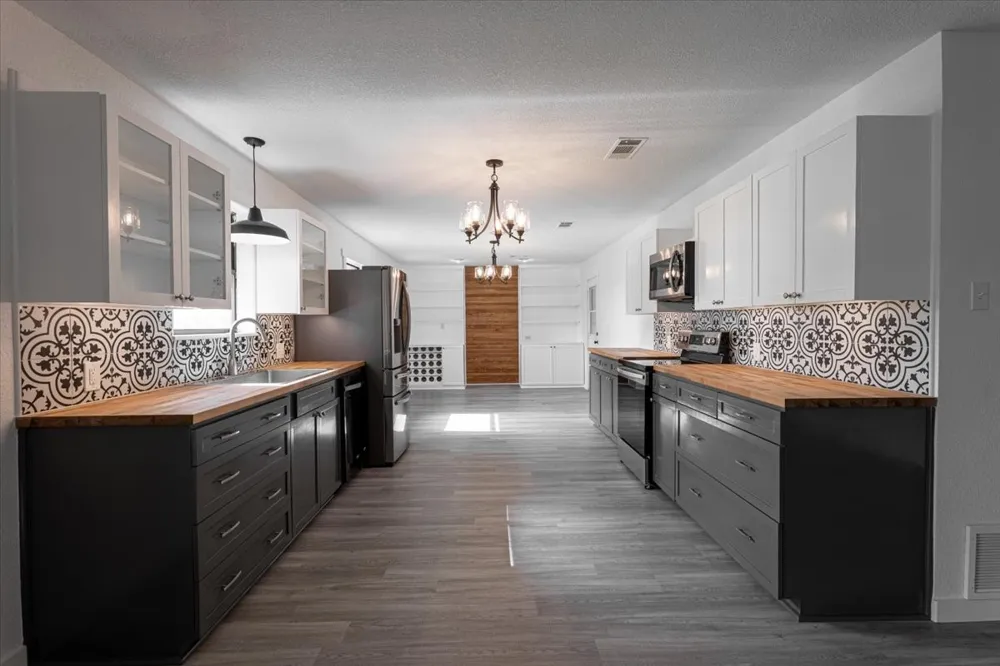 131 S Crescent Street Gorman, TX 76454