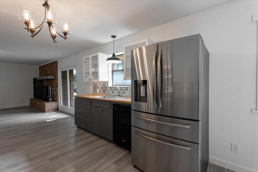 131 S Crescent Street Gorman, TX 76454
