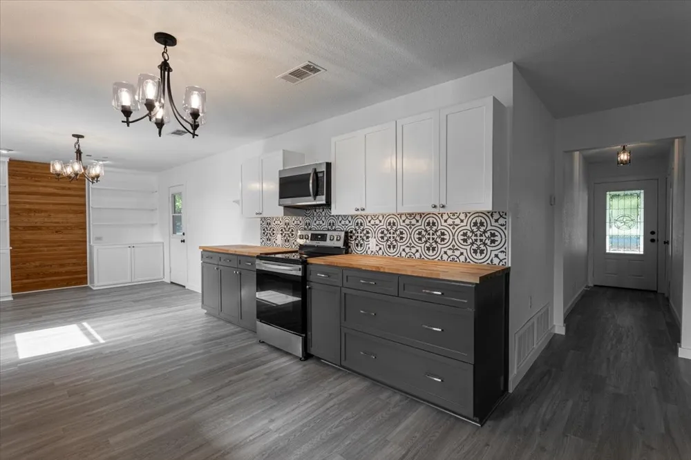131 S Crescent Street Gorman, TX 76454