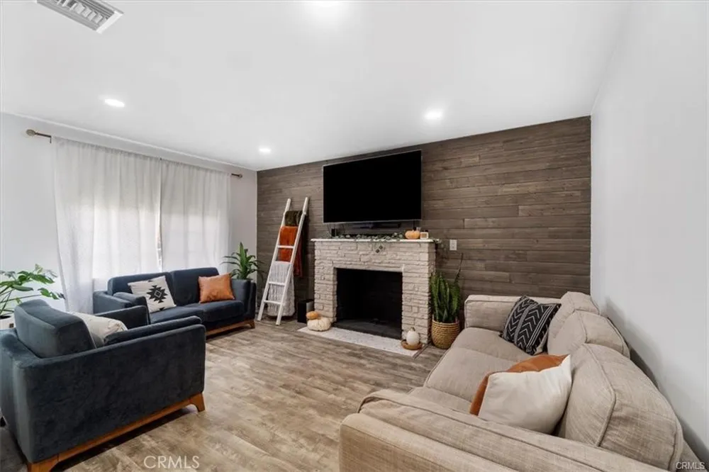 12844 Waltham Baldwin Park, CA 91706
