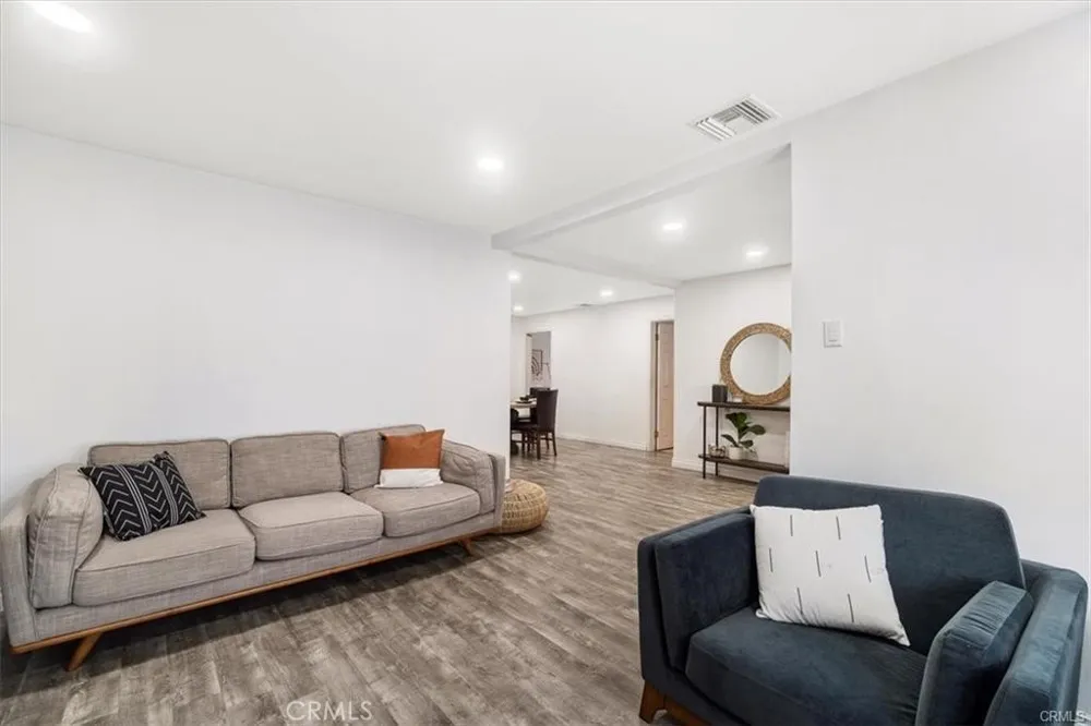 12844 Waltham Baldwin Park, CA 91706
