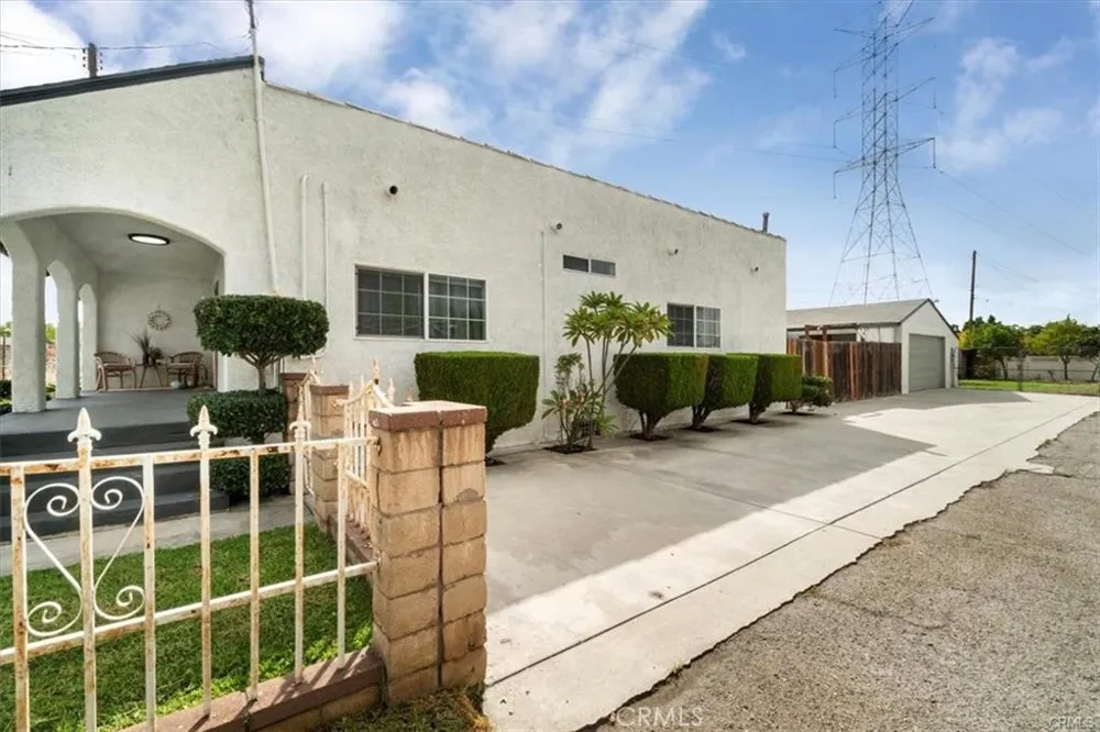 12844 Waltham Baldwin Park, CA 91706
